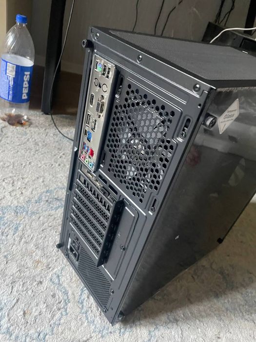 Продаю игровой пк с монитором