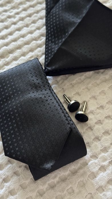 Комплект галстук 150 000 сум