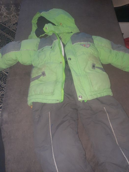 Продам детскую вещи