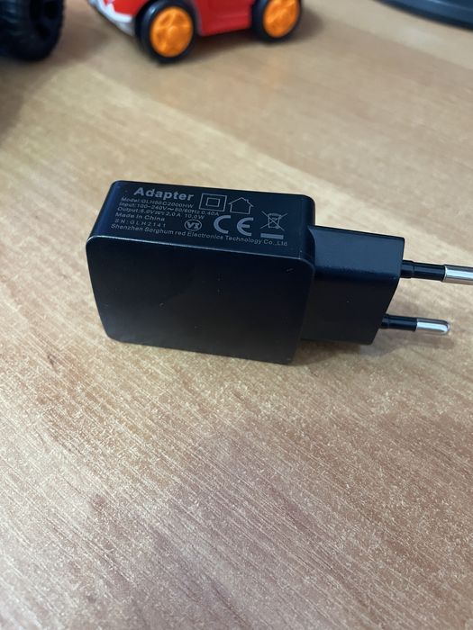 Универсальный адаптер, зарядное устройство