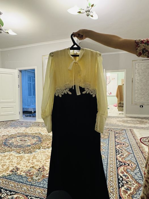 Женски одежда …….