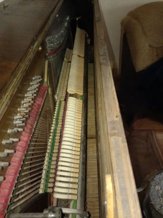 Vând pianină 2 pedale