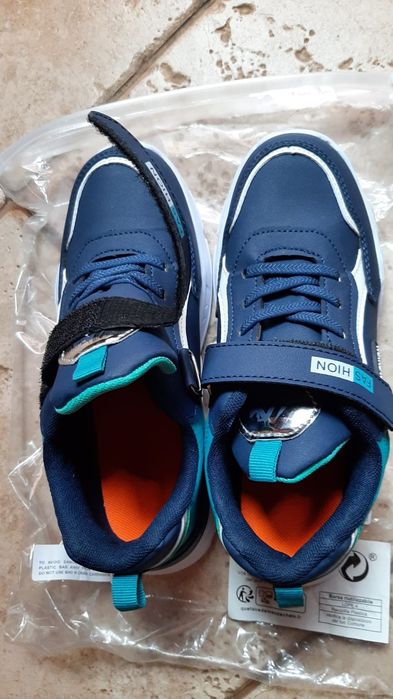Adidași băieți mărimea 37