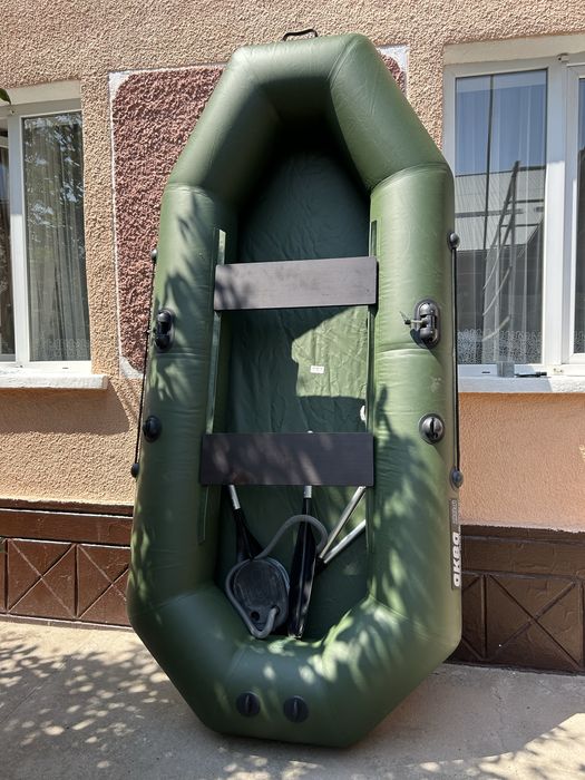 Лодка.      в       комплекте        новая    Без.        Пробега.