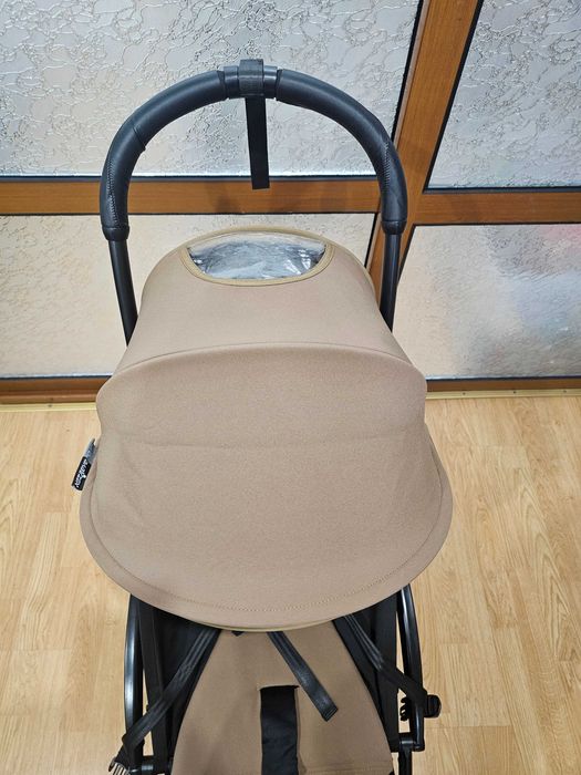 Vând cărucior Babyzen YOYO (culoare beige + YOYO Board pentru toddler.