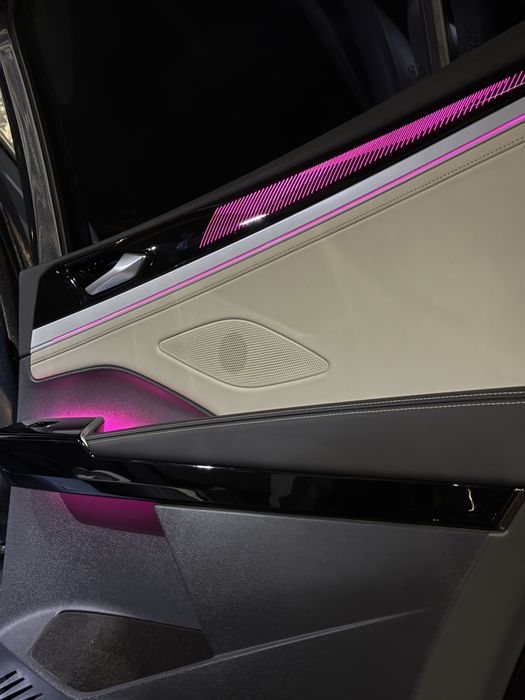 Volkswagen ID.6 CROZZ PRO, 601 km запас ход, 7-местный SUV, 84.8 kWh,