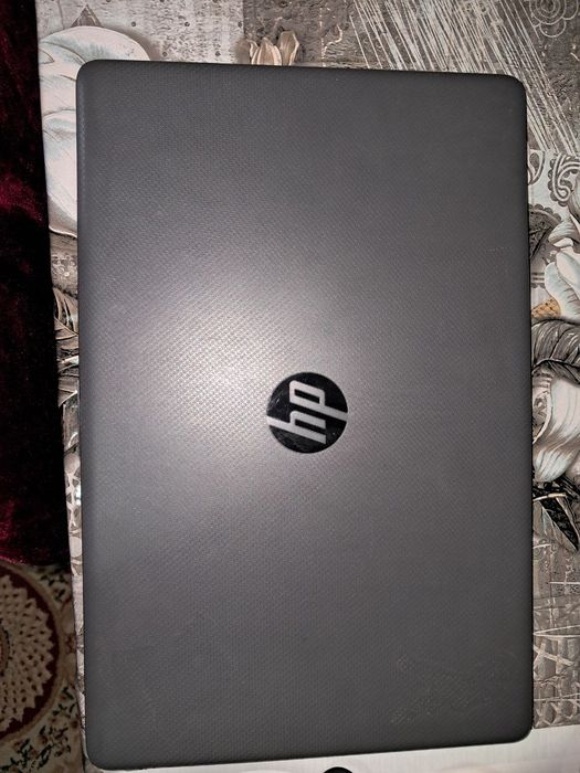 Продаётся срочно ноутбук