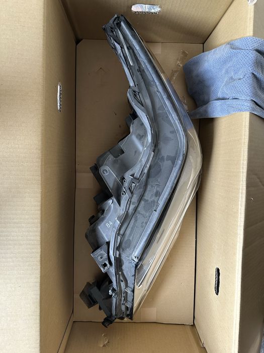 Передние фары левый