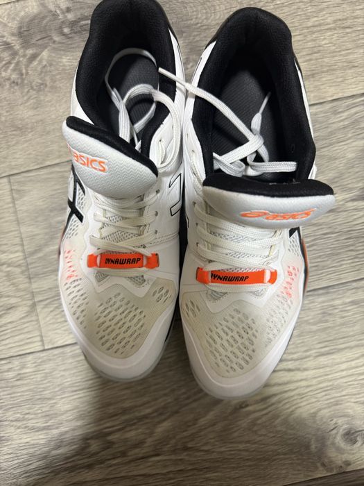 волейбольные кроссовки asics, срочно!!!