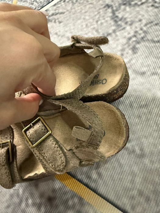 Детские кроссовки