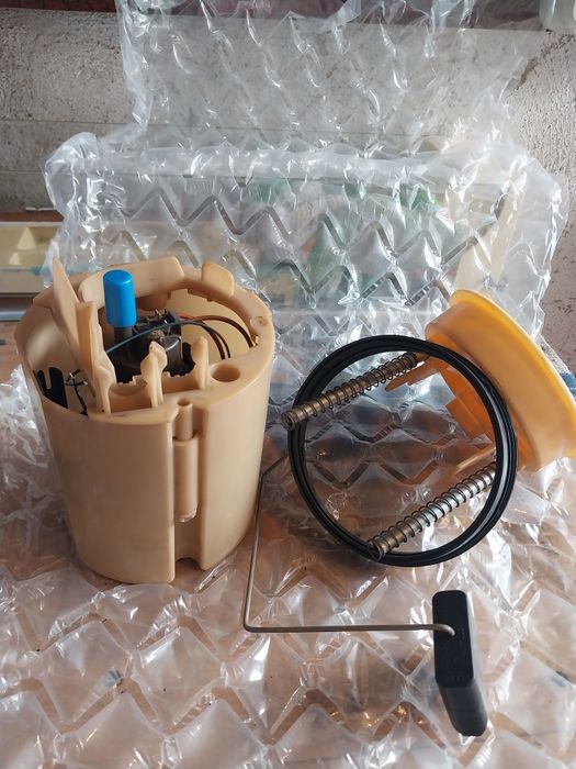 Продам насосы правый и левый  с  мерседес  Е211  в рабочем  состоянии