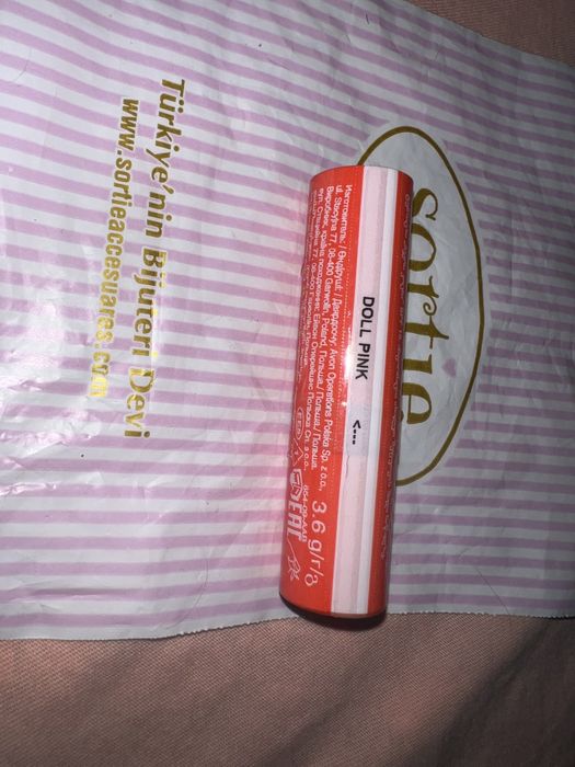 Помада Avon Ейвон