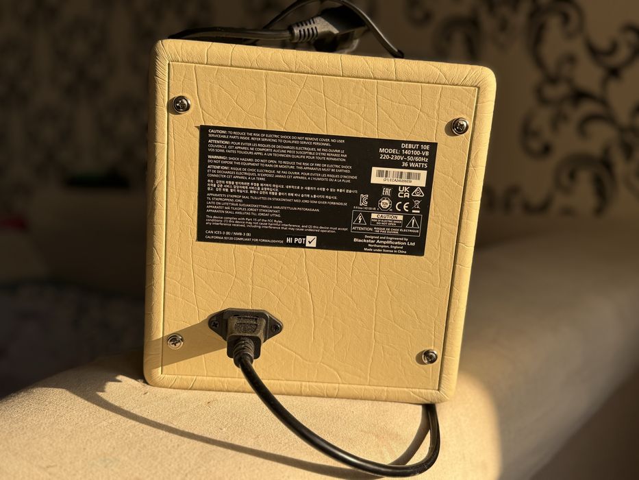 Гитарный Комбоусилитель BLACKSTAR Debut 10E