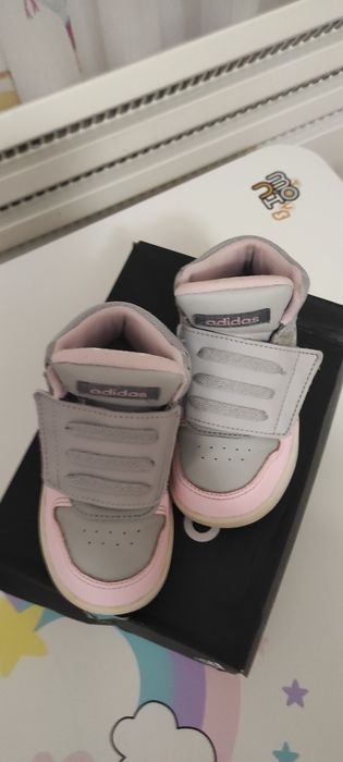 Високи кецове Adidas 24 номер