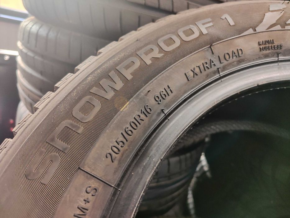 2бр.зимни гуми 205/60/16 Nokian