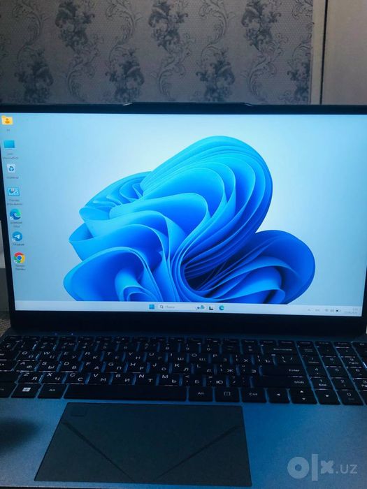 Officni notebook sotiladi