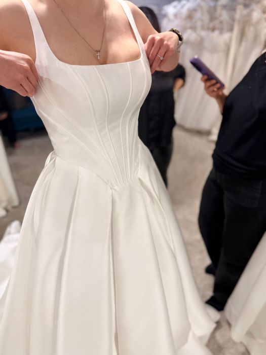 Rochie de mireasă colecția 2026 – elegantă, purtată o singură dată