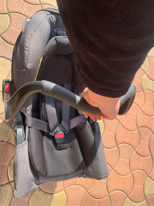 Scaun auto bebe 0-6 luni & oglinda bebe