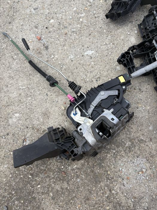 Mercedes w213 Е класа комби Брави и външни дръжки врати