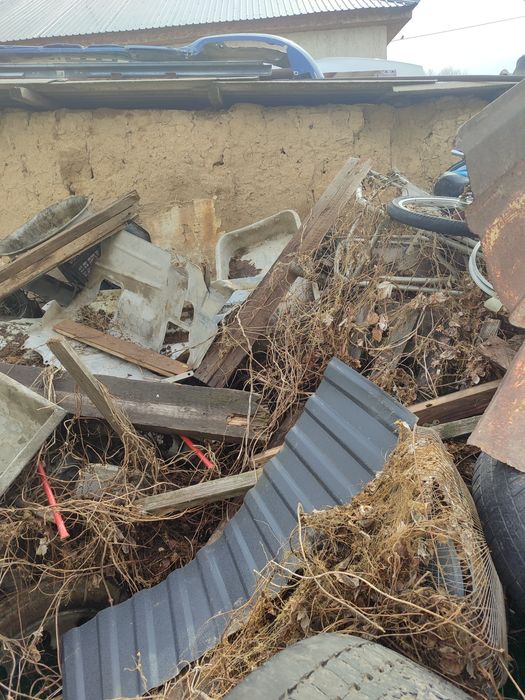 Река страпила ағаш шырпы тегін беремін