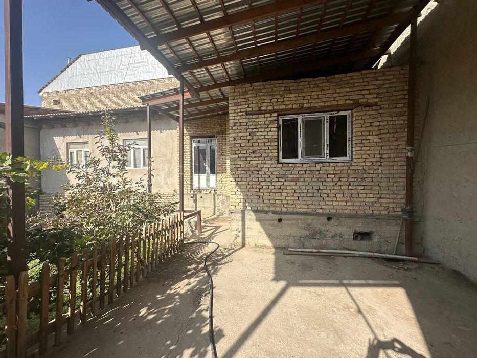 Шахарда ховли сотилади 4.10 сотих