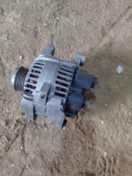 Генератор киа соренто 2013 г.в. об 2.4