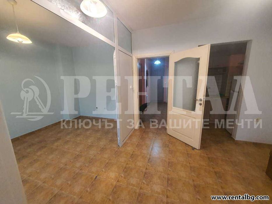 Дава се под наем Офис в Пловдив, Център - 65 кв.м за 450 € - Снимка #2