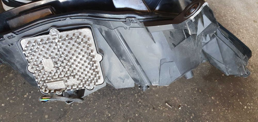 Far faruri Range Rover Velar cod J8A2-13W029-DG J8A2-13W030-DG