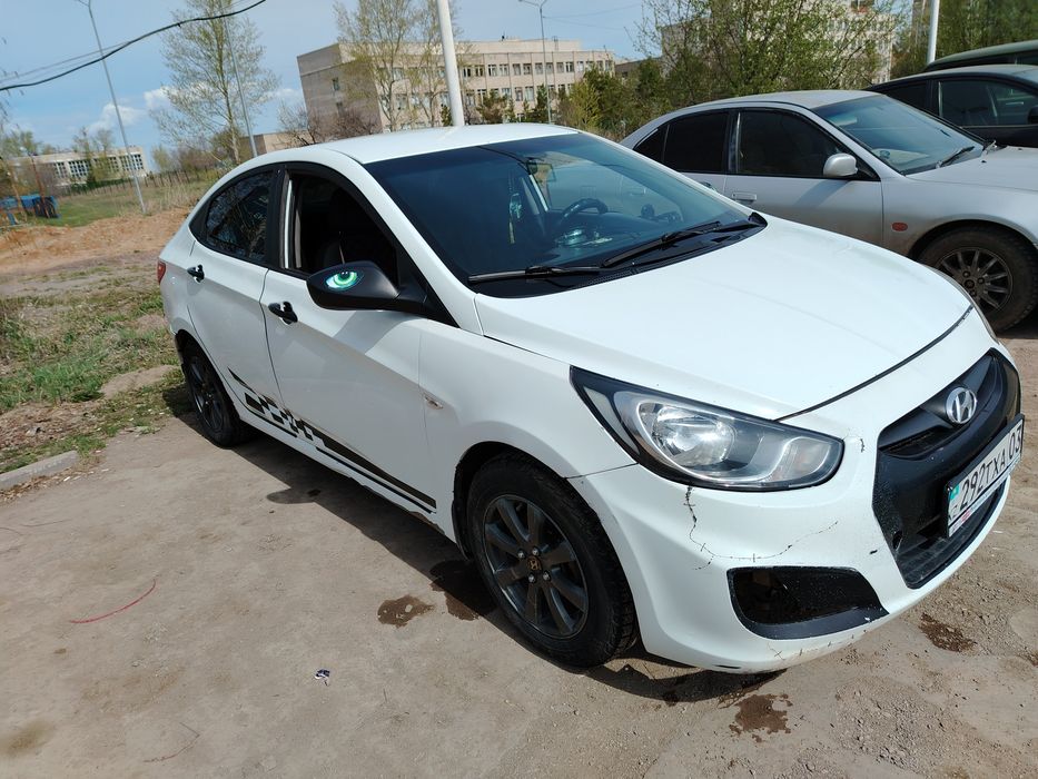 Продам Хюндай акцент 2013год