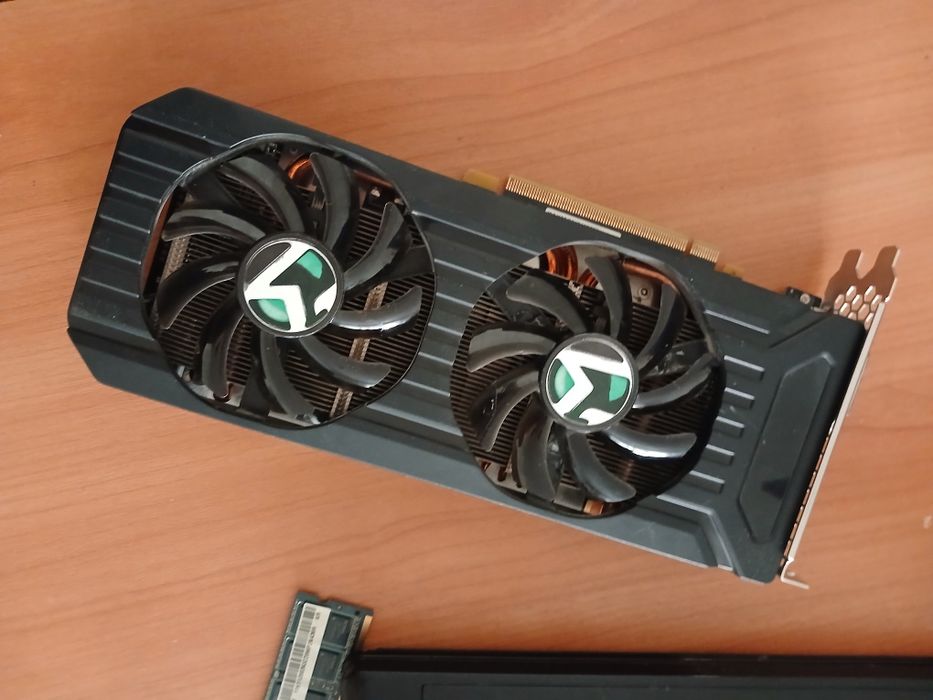 Продам gtx 1070 от исполнении PNY
