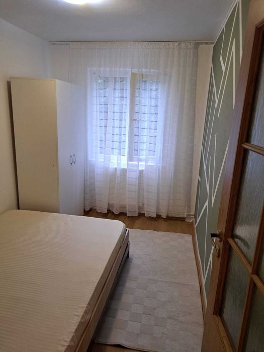 Apartament 3 camere (Semidecomandat)