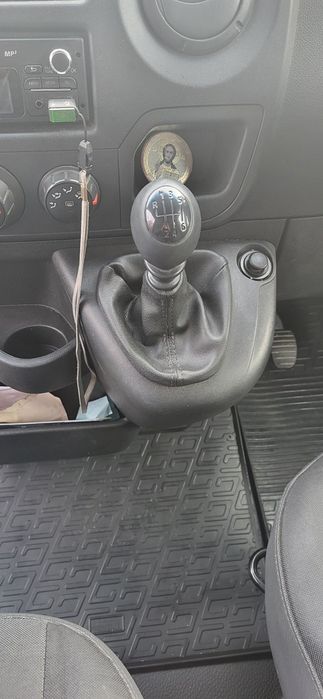 Продавам Бус Рено Мастър 2013г.Десен волан 2.3дизел 101к.с
2.3дизел 10