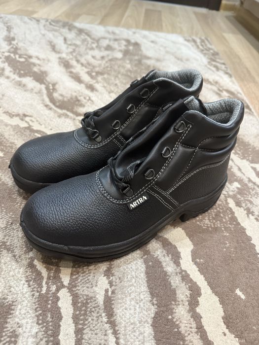 Нови работни обувки ,размер 40