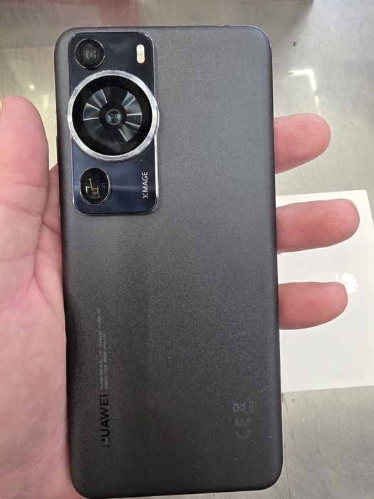 Продавам Huawei P60 PRO 256GB.