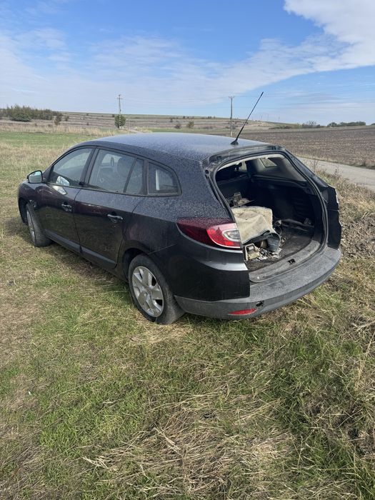 Dezmemebrari dezmemebrez piese renault megane 2011.  1.5 dci