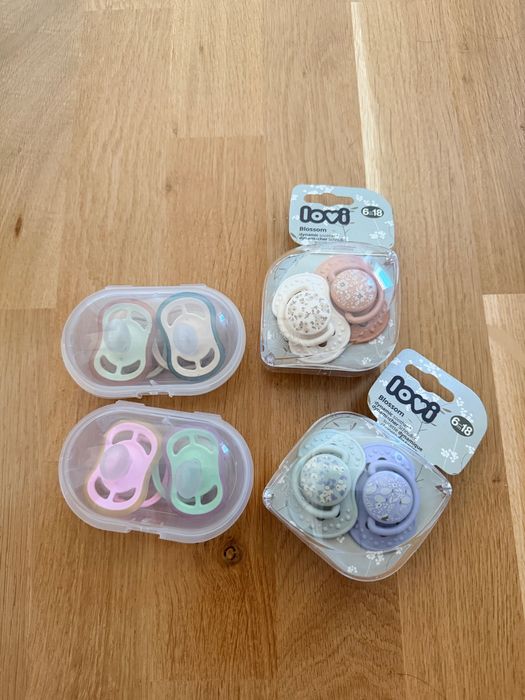 Suzete 6-18 luni Philips Avent Ultra Air si Lovi Blossom