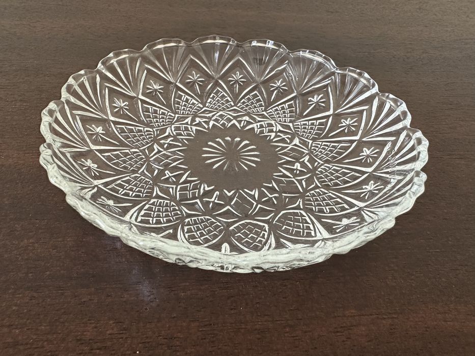 Винтидж висококачествени елегантни стъклени чинии