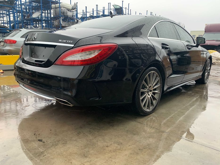 dezmembrez CLS 250d W218/bara fata CLS/bara spate CLS/far CLS