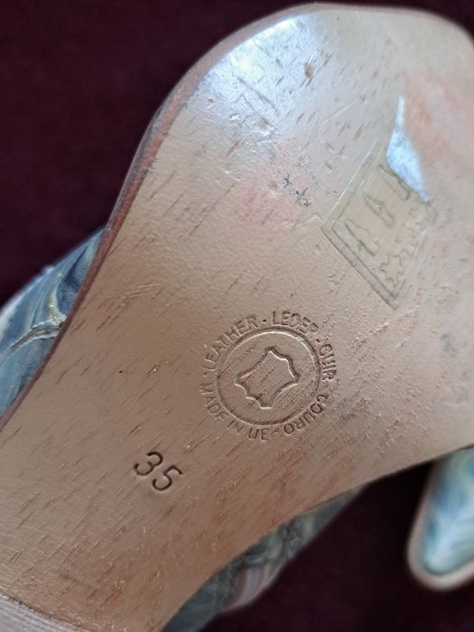 Vând ciocate model deosebit