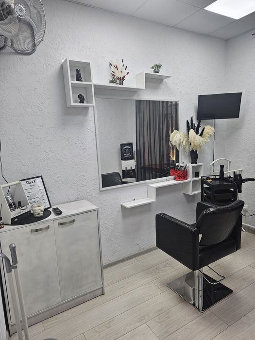 Продам парикмахерское кресло