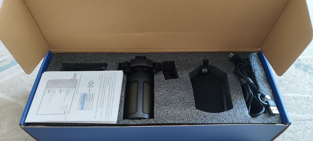 Продам микрофон FIFINE A6T