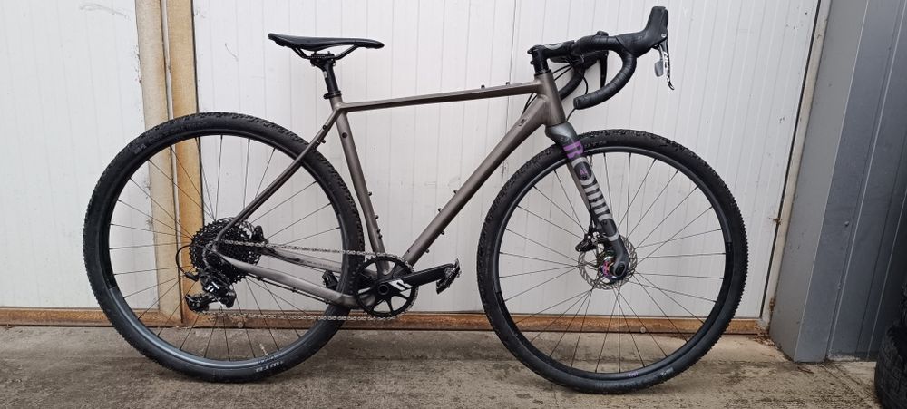 Гравел велосипед Ruut