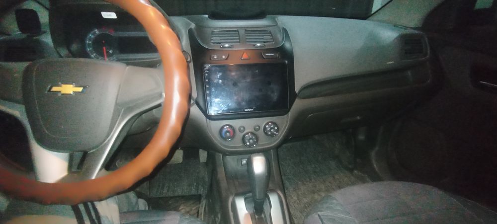 Toza, qirilmagan urilmagan mashina,metan bor 4-pakaleniya, monitor bor