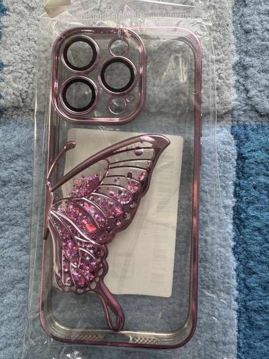 Vand 6 huse iphone 15 Pro la 100 lei toate