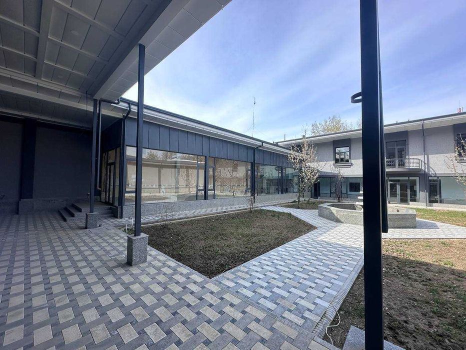 Продаётся коммерческое помещение на участке 19 соток.