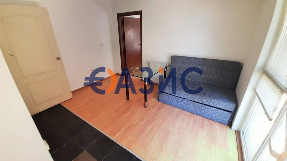 Продава се Двустаен апартамент в к.к. Слънчев бряг - 50 кв.м за 1210 €/кв.м - Снимка #2