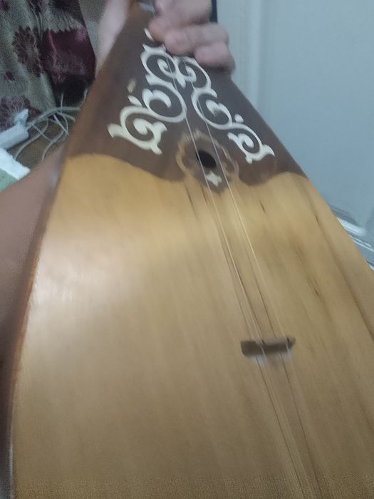 2 домбра сатылады