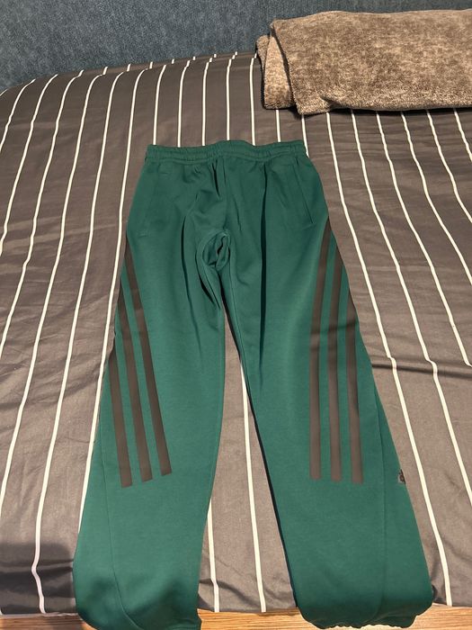 Pantaloni sport, marca Adidas