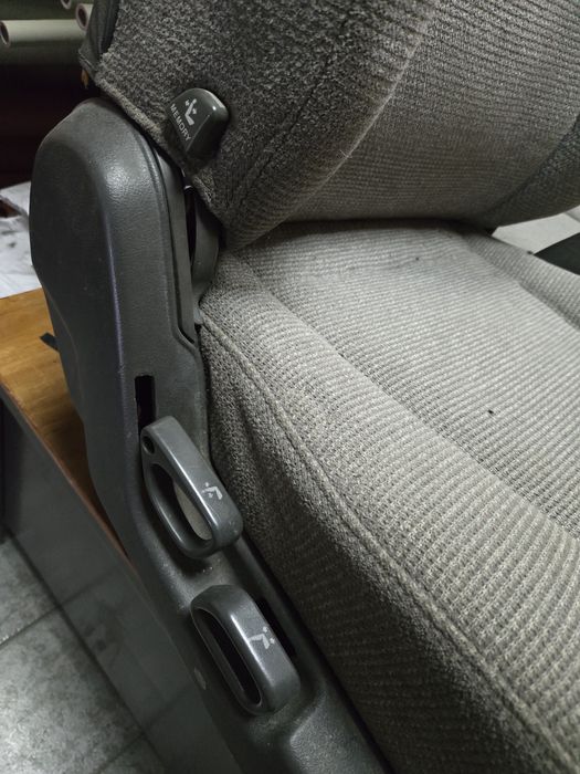 Продавам седалки за Паджеро