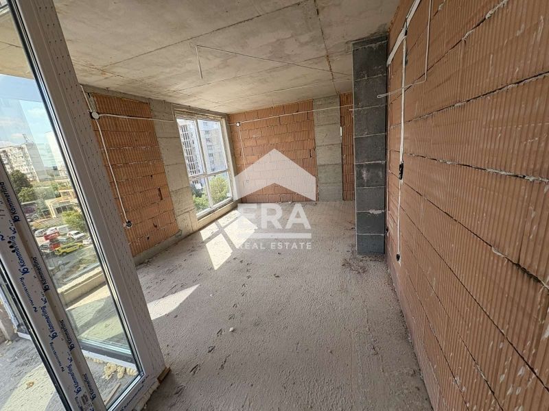 Продава се Двустаен апартамент в Варна, Възраждане 2 - 62 кв.м за 2000 €/кв.м - Снимка #10